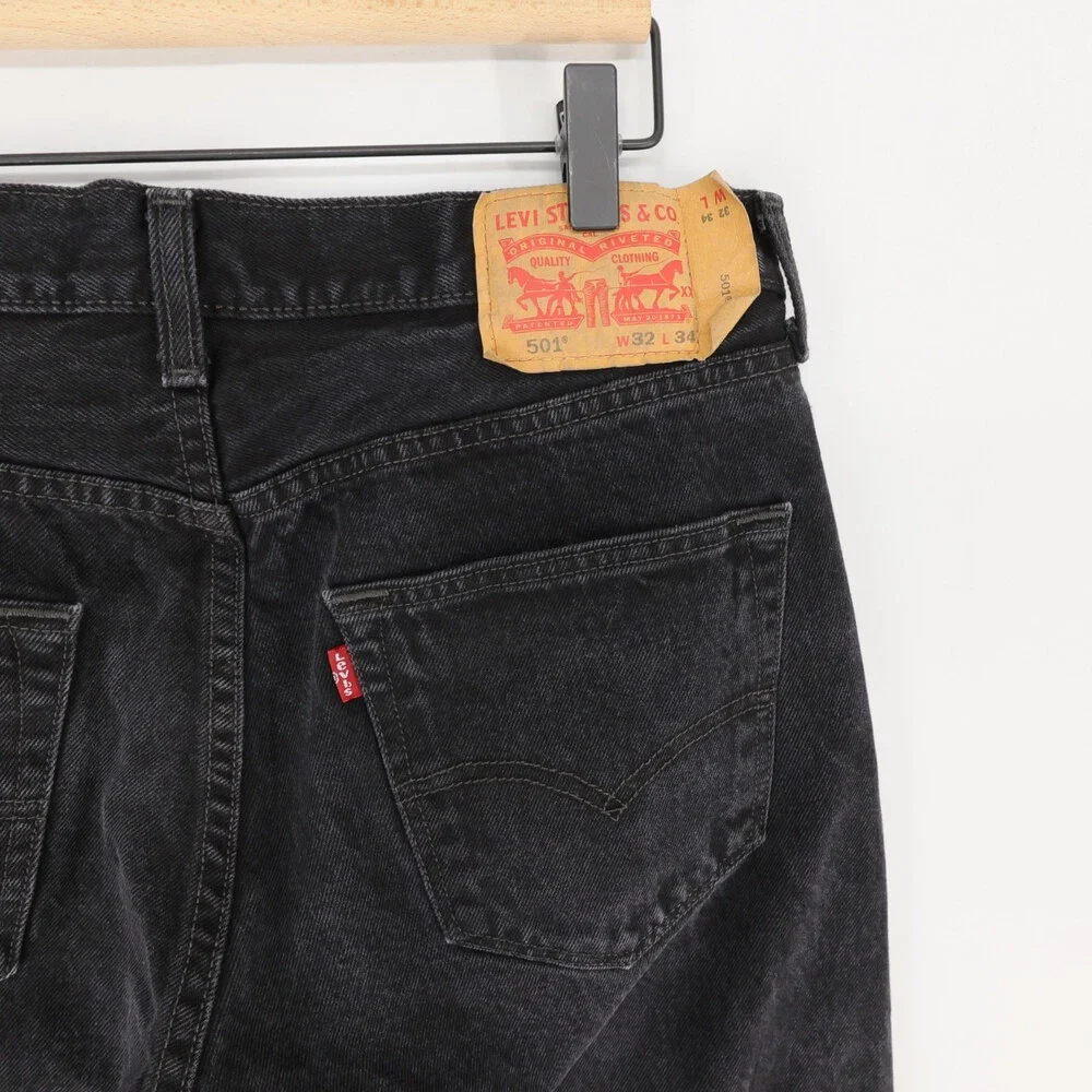 Levis 501 Jeans Mens 32x34 Black Straight Leg Button Fly Original Fit Denim